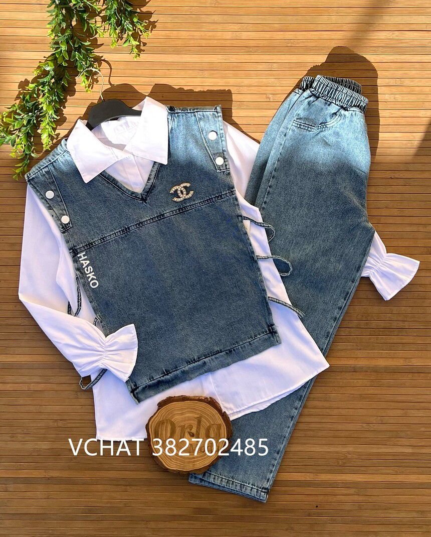 Women's suits thumbnail