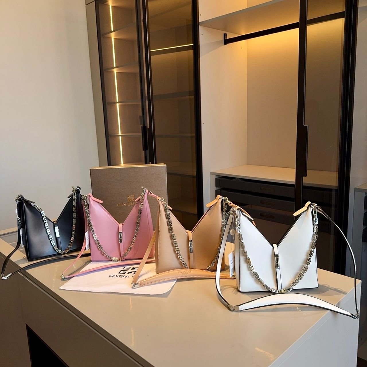 Original branded handbag thumbnail