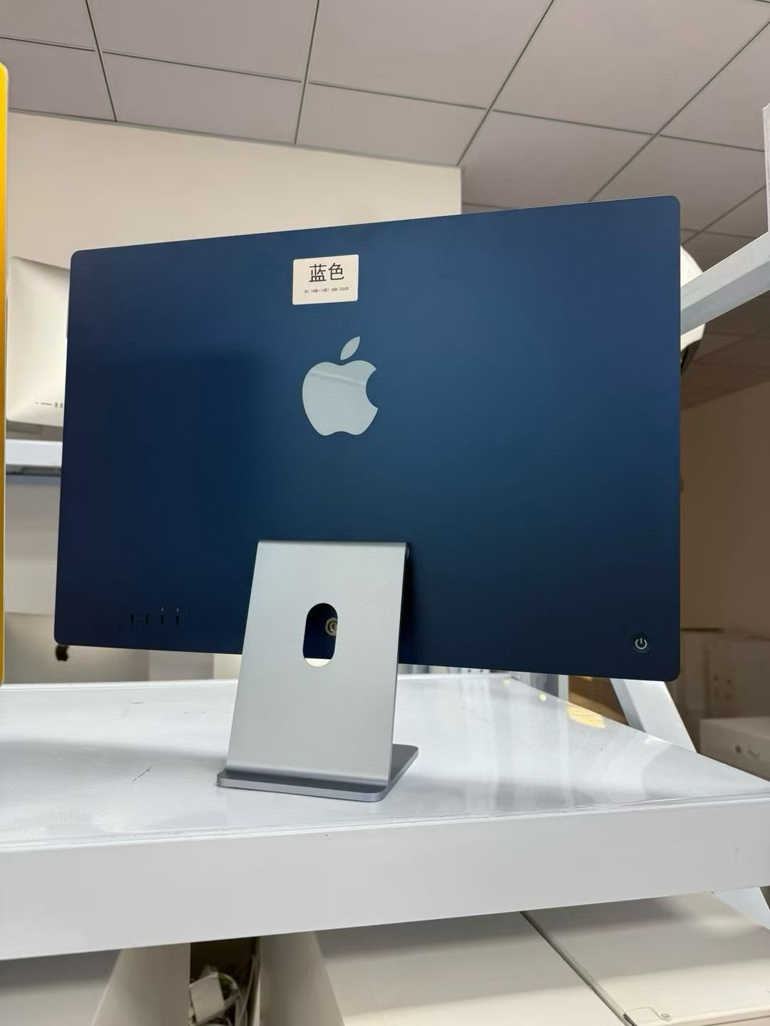 New iMac 24inch thumbnail