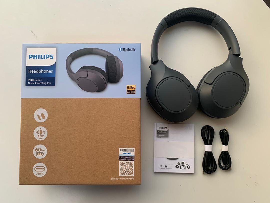 Philips TAH7508 over-ear wireless noise-canceling headphones