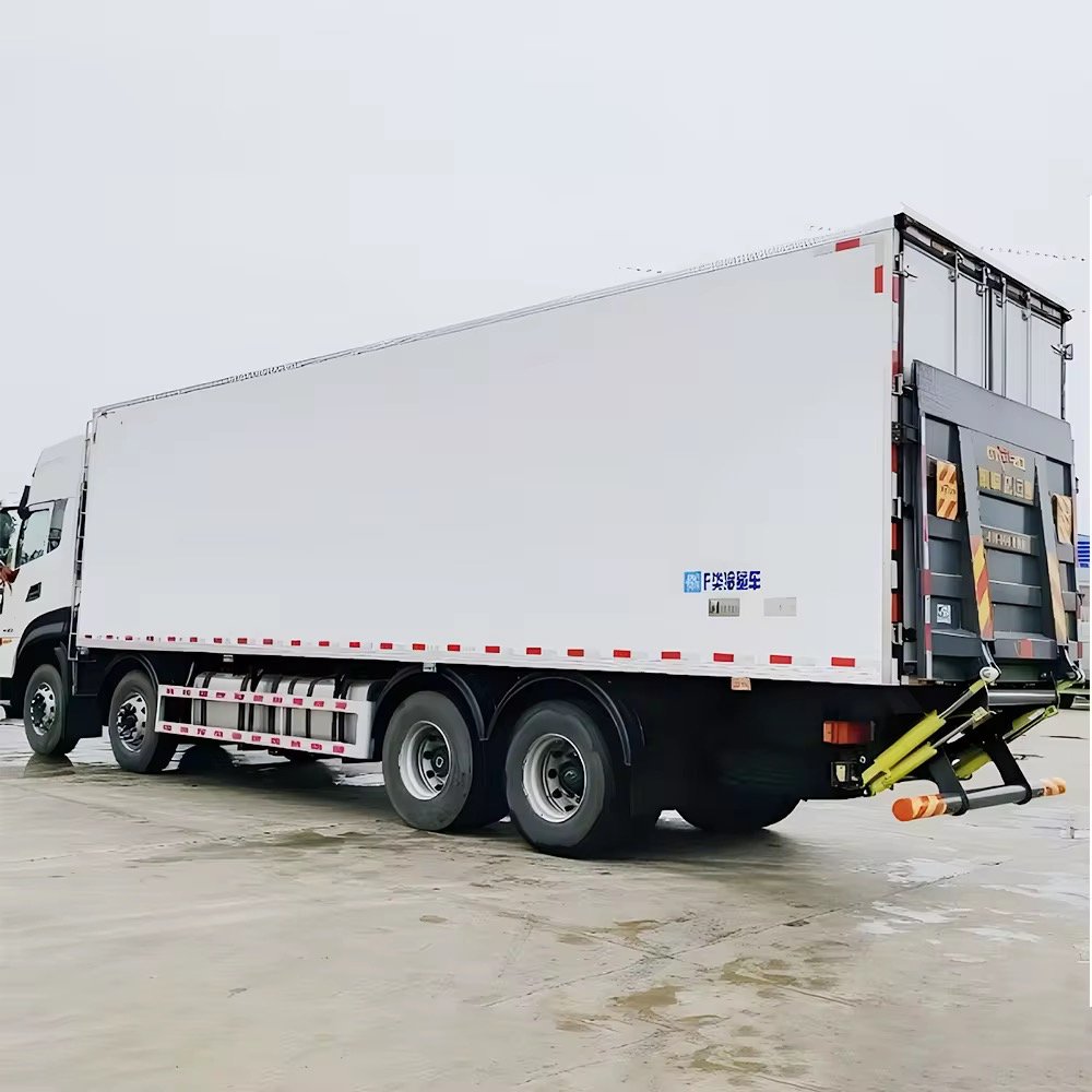 DongFeng Engine 8x4 Refrigerated Truck Freezer Box Van for Vegetable Food Cold Chain thumbnail