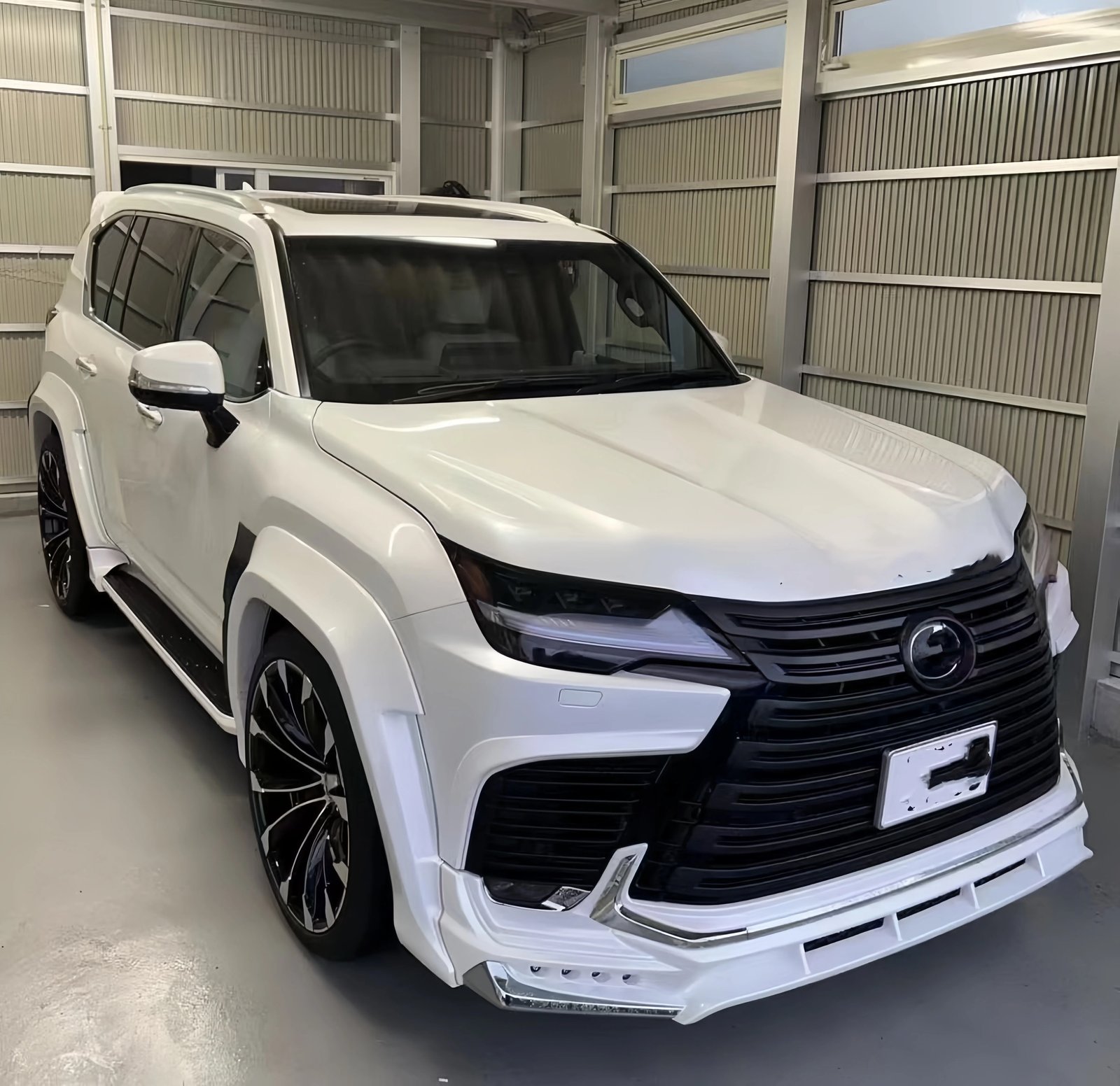 LX600 Wide Body With Large Surround, Front Lip, Rear Lip, Eyebrows, Tail, Leaf Plate thumbnail