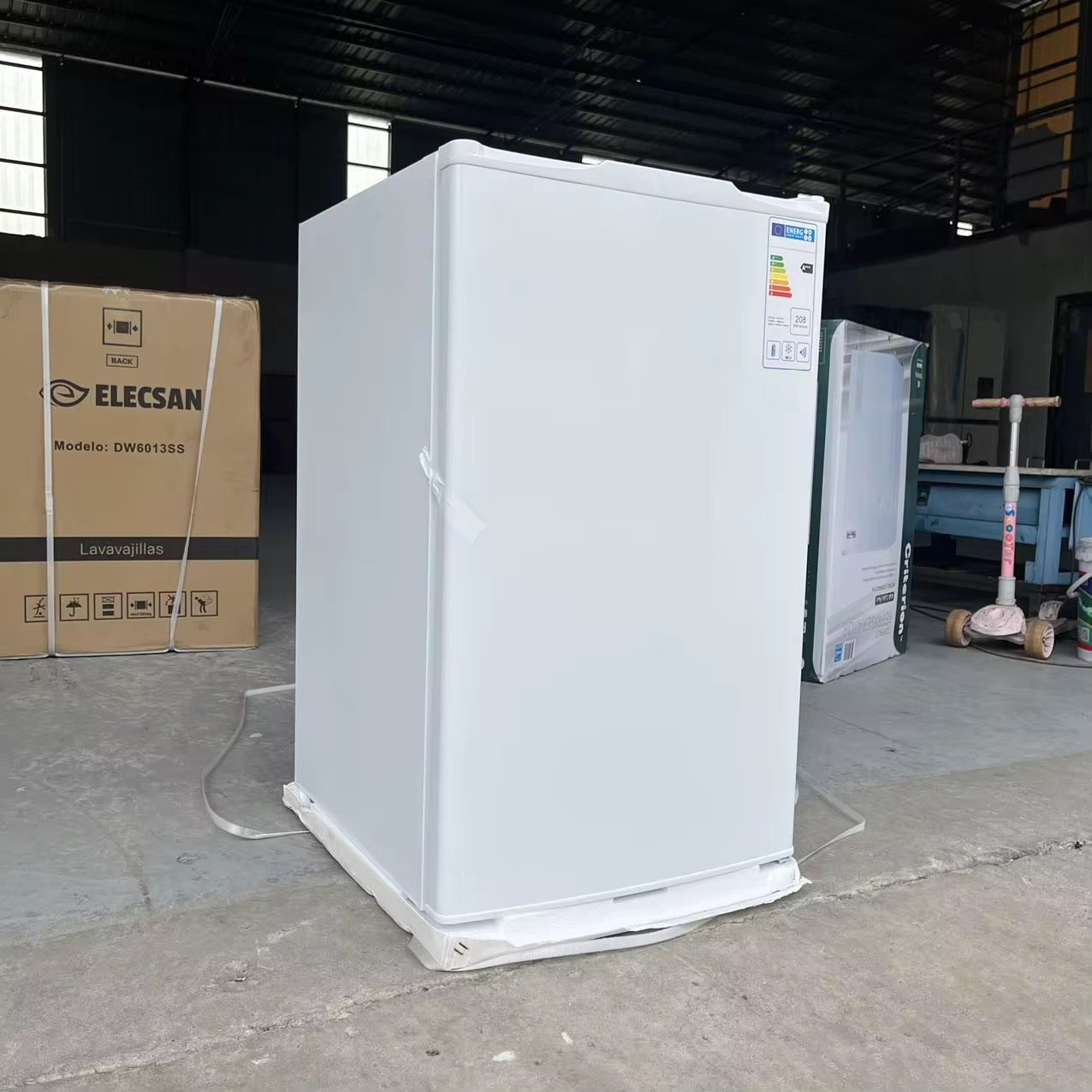 Single Door Fridge With Freezer Box on Top
